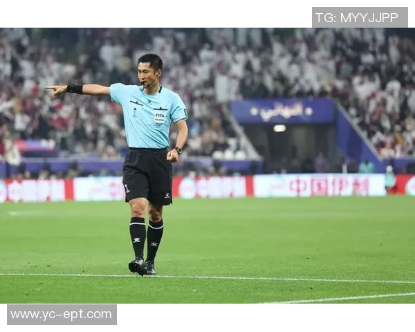 足球明星们如何评价马宁的裁判表现与职业素养 足球明星们如何评价马宁的裁判表现与职业素养